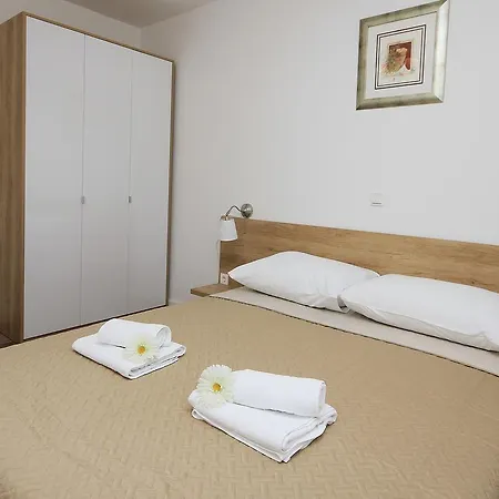 Obitelj Vuletic Apartamento Makarska